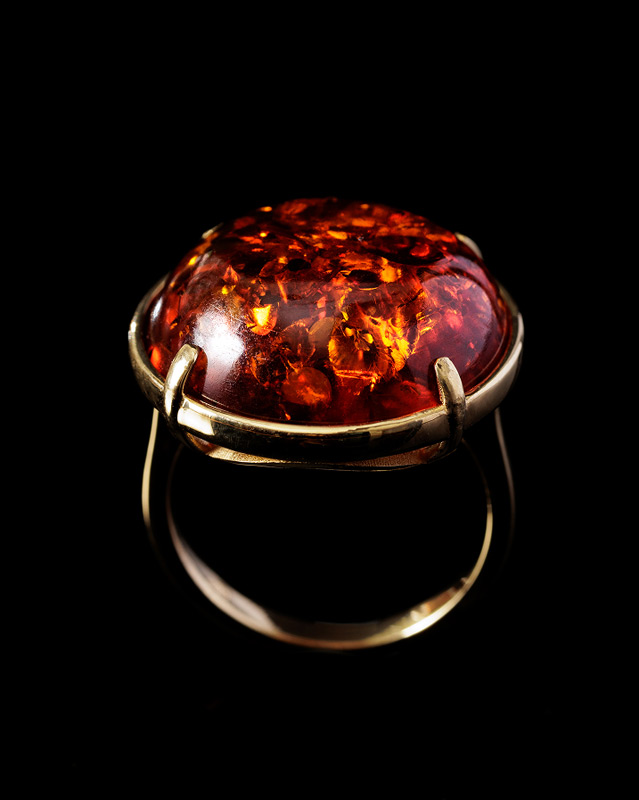 anello-pietra-trama-rossa